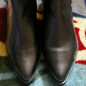 Blondo waterproof booties. Black. Size 7. No box